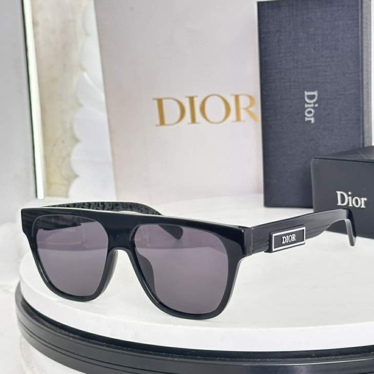 Picture of Dior Sunglasses _SKUfw77121785fw